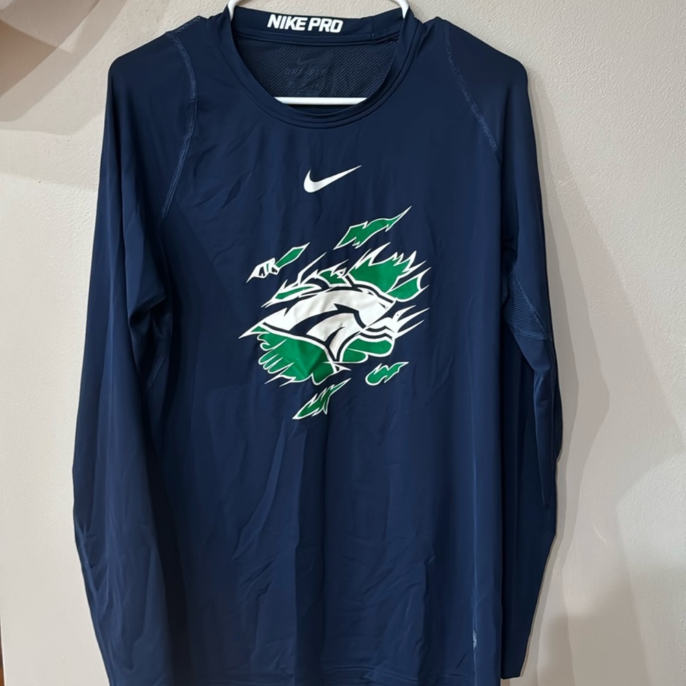 Nike dri fit long sleeve shirt